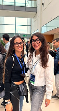 Noemi con una cliente al Marketers World