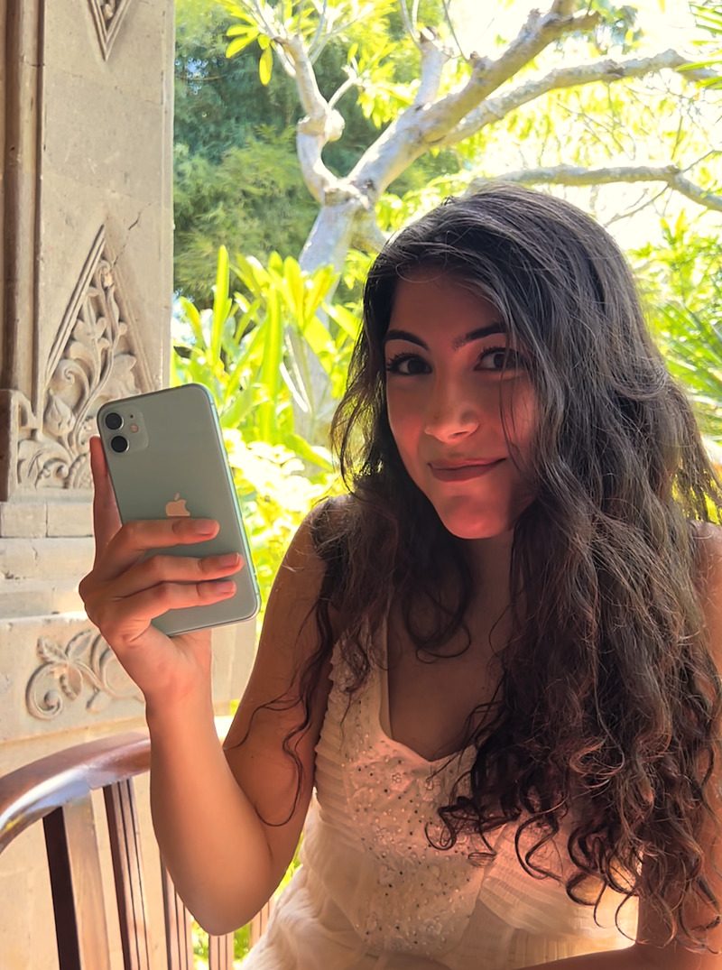 Noemi durante la sua prima collaborazione UGC